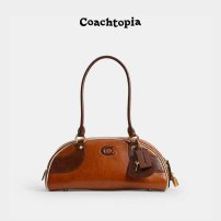 Coachtopia/蔻驰之城Bowling 单肩包  棕色