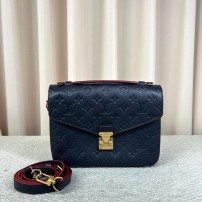 LV 蓝色全皮压纹邮差包