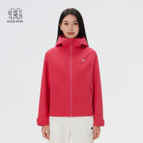 KOLON SPORT 2L可隆短款宽松透湿防水防风耐磨女款冲锋衣 红色
