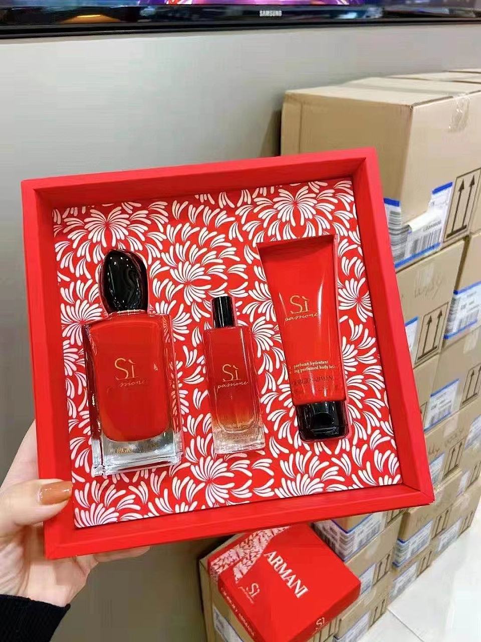 xdfee阿玛尼红挚爱香水三件套