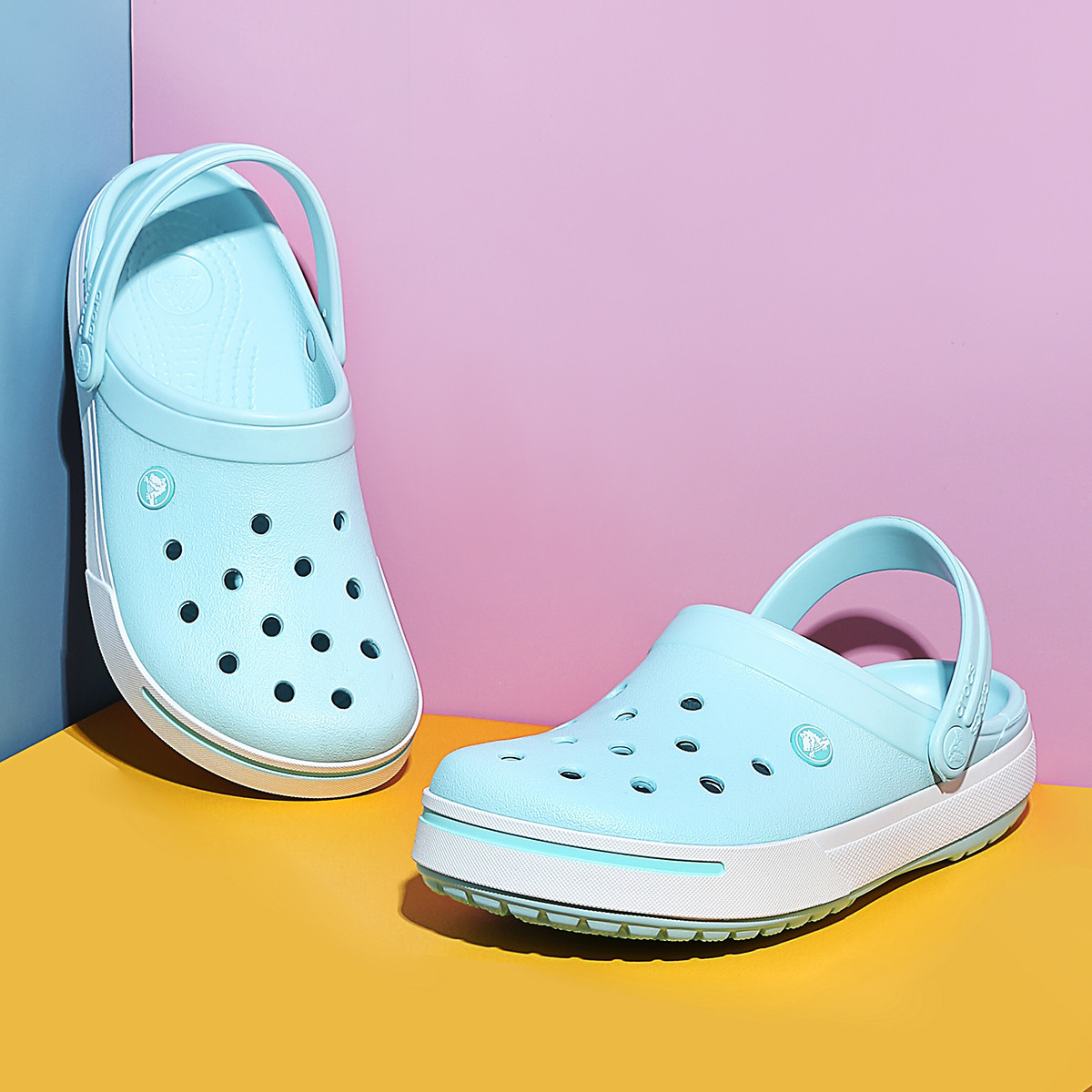 Crocs 为全球品牌代言人杨幂推出定制款「幂风洞洞鞋」 – NOWRE现客
